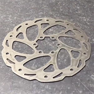 瑪哈特剎車盤(pán)矯平機(jī)-制動(dòng)盤(pán)整平機(jī)-電動(dòng)新能源車零件校平機(jī)-全自動(dòng)鋁板壓平機(jī)