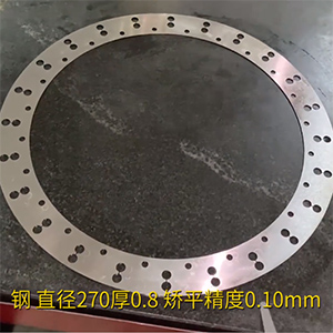 高精密圓盤(pán)矯平機(jī)-直徑270厚0.8-鋼板校型機(jī)，整平機(jī)廠家-矯平精度0.10mm